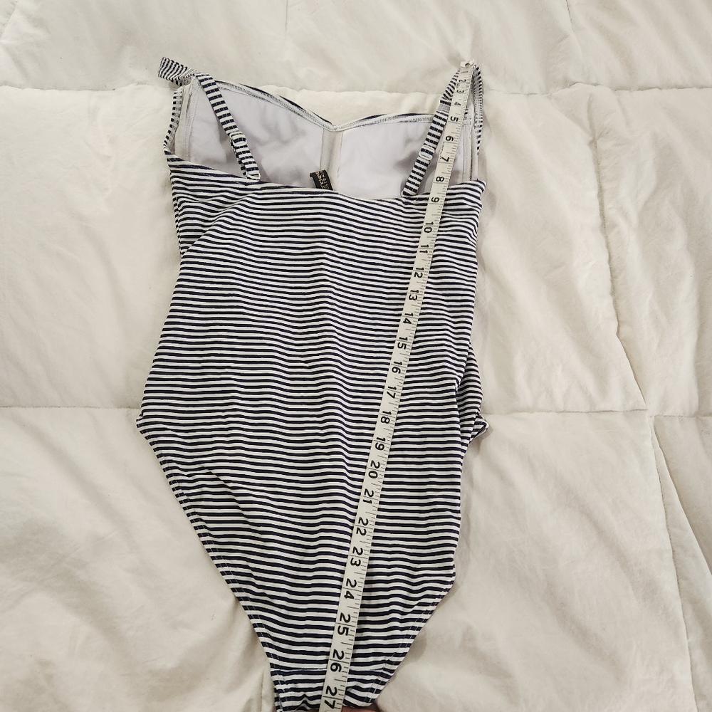 Bond-eye Australia One Piece Swimsuit Black White Striped Sz 8 US Stretch - Picture 8 of 8